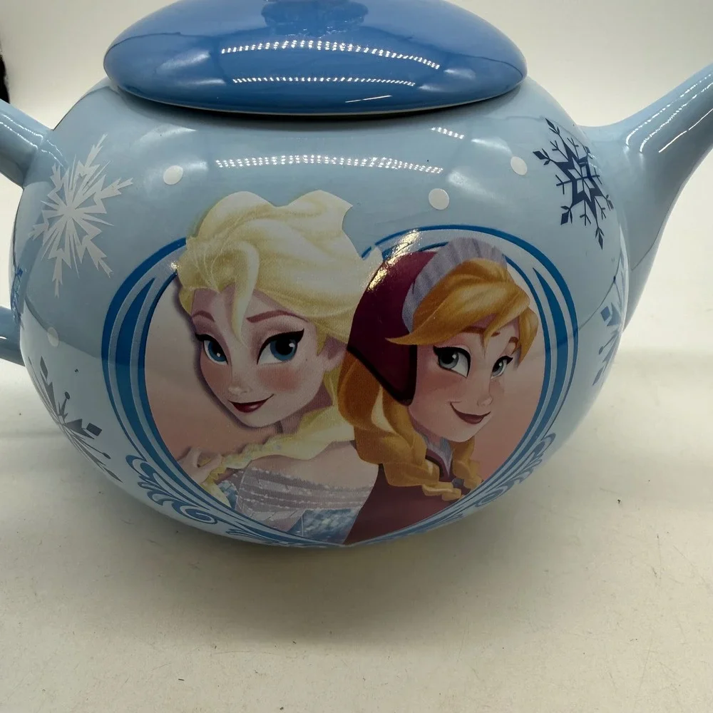 Disney Frozen Elsa Anna Ceramic Teapot Blue Snowflake Lid Movie Collectible